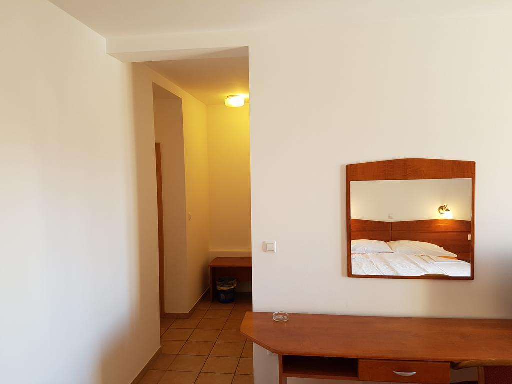 Guesthouse Villa Adria Malinska Dış mekan fotoğraf