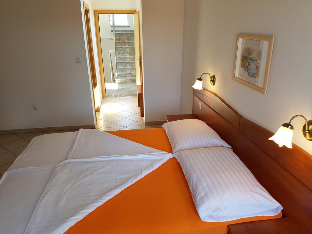 Guesthouse Villa Adria Malinska Dış mekan fotoğraf