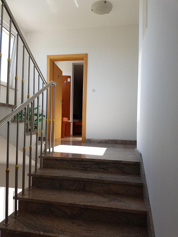 Guesthouse Villa Adria Malinska Dış mekan fotoğraf