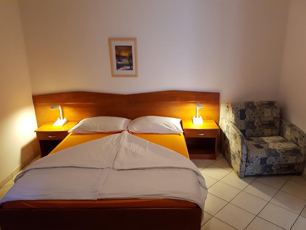Guesthouse Villa Adria Malinska Dış mekan fotoğraf