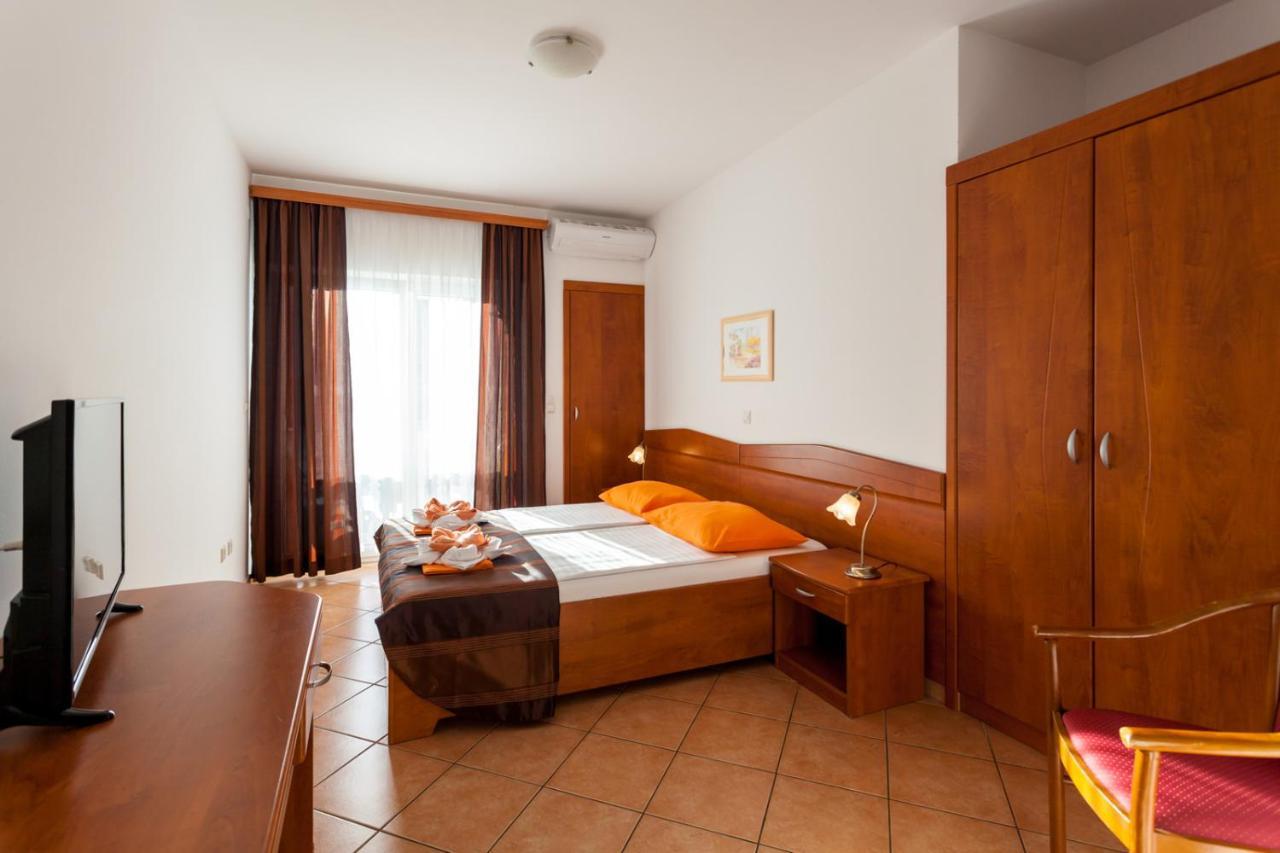 Guesthouse Villa Adria Malinska Dış mekan fotoğraf