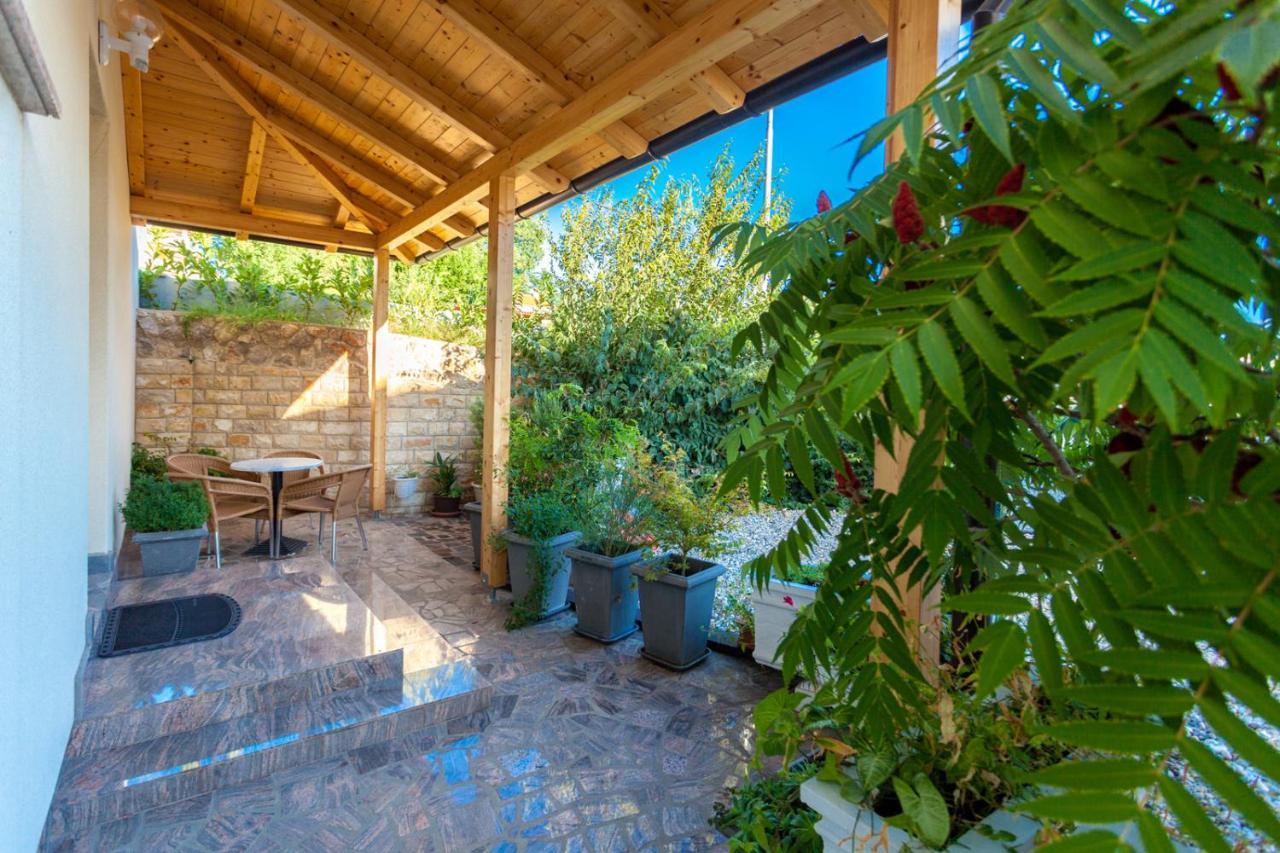 Guesthouse Villa Adria Malinska Dış mekan fotoğraf