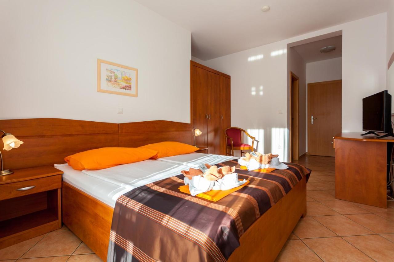 Guesthouse Villa Adria Malinska Dış mekan fotoğraf